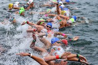 Buck doubles up at SA Open Water Championships while teen Lotter stuns the women’s 10km field Buck doubles up at SA Open Water Championships while teen Lotter stuns the women’s 10km field